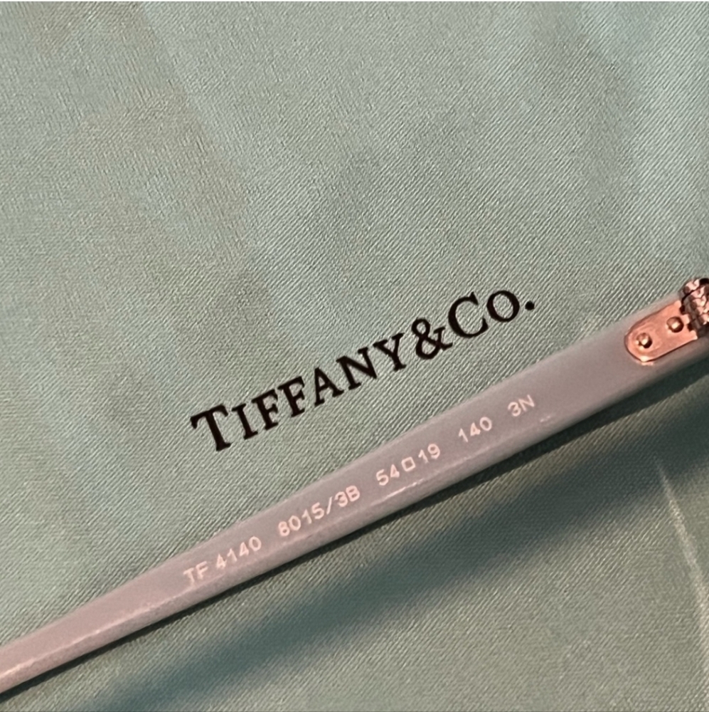 Tiffany Sunglasses with Hearts - Picture 4 of 5